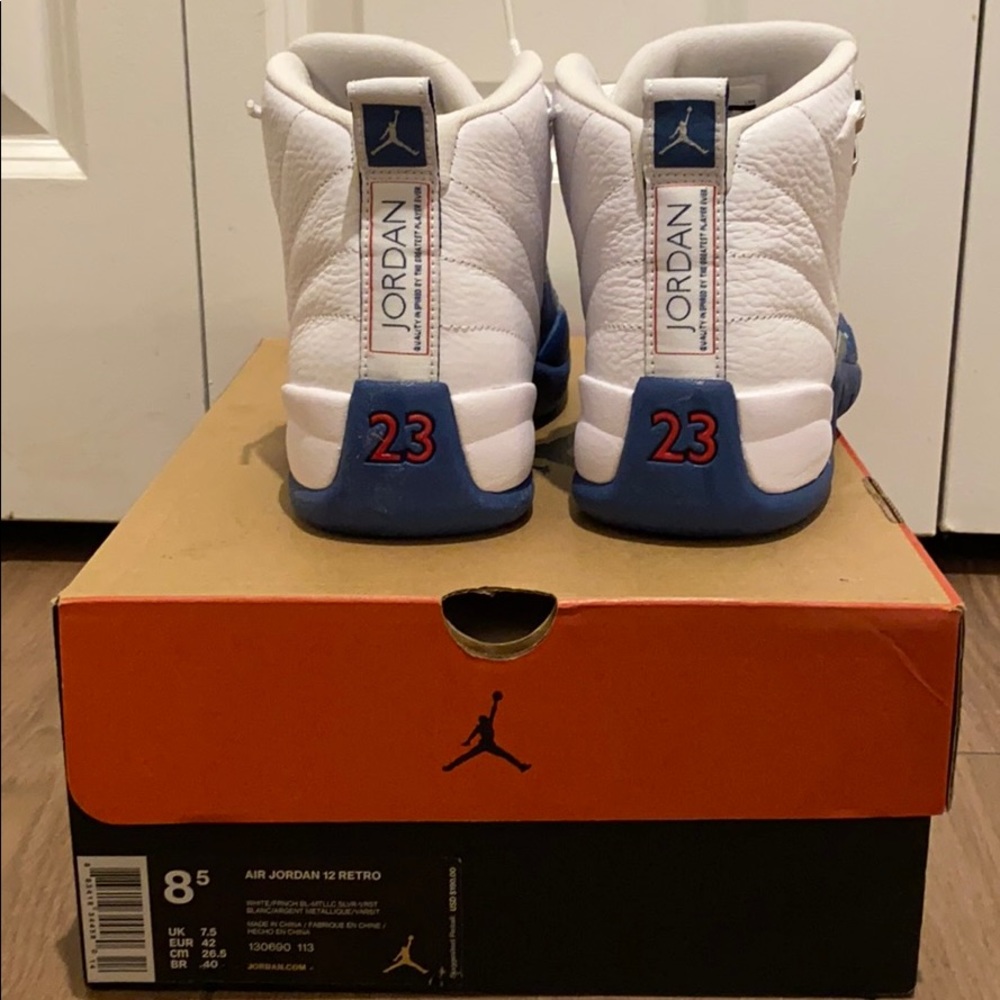 Brand new , never worn Men’s AIR JORDAN 12 RETRO